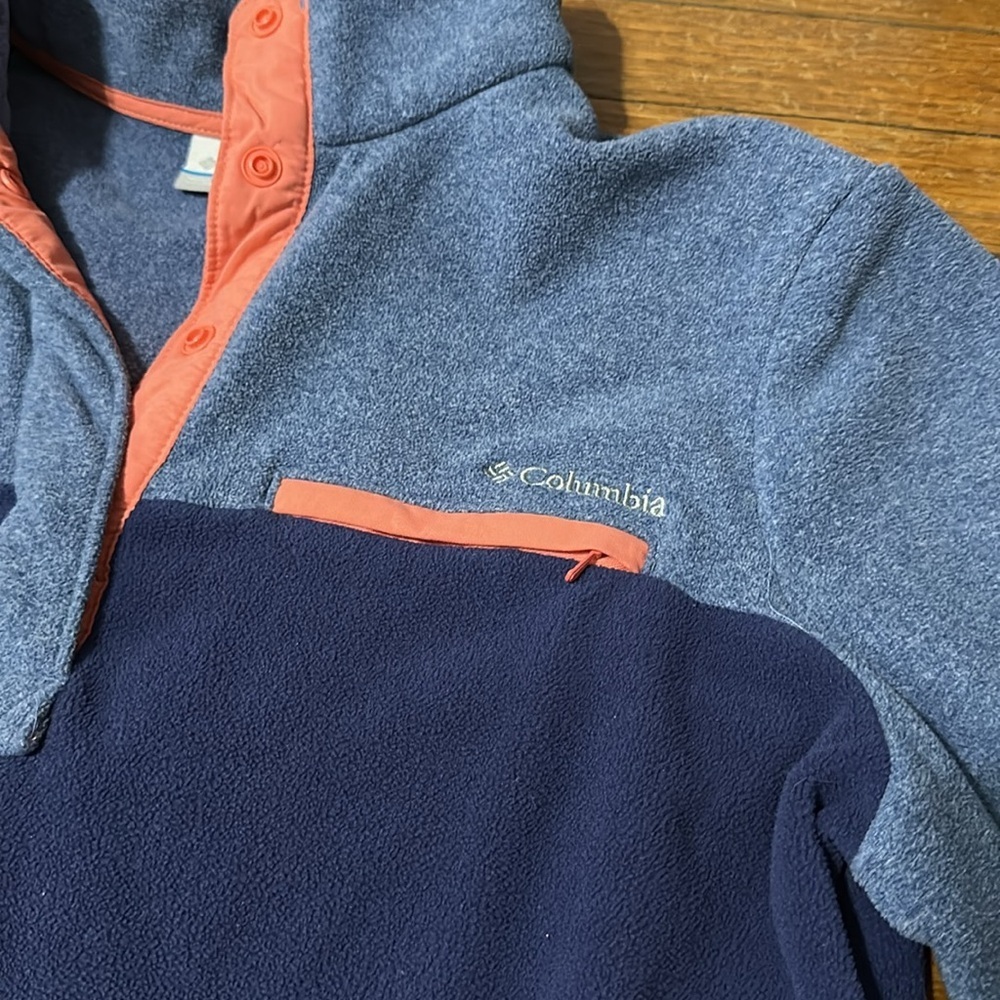 Columbia Blue and Coral Fleece Pullover Top, Large - Picture 3 of 4